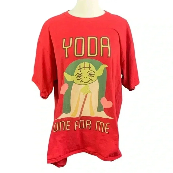 Star Wars Graphic Tee with‎ Yoda - Picture 1 of 2
